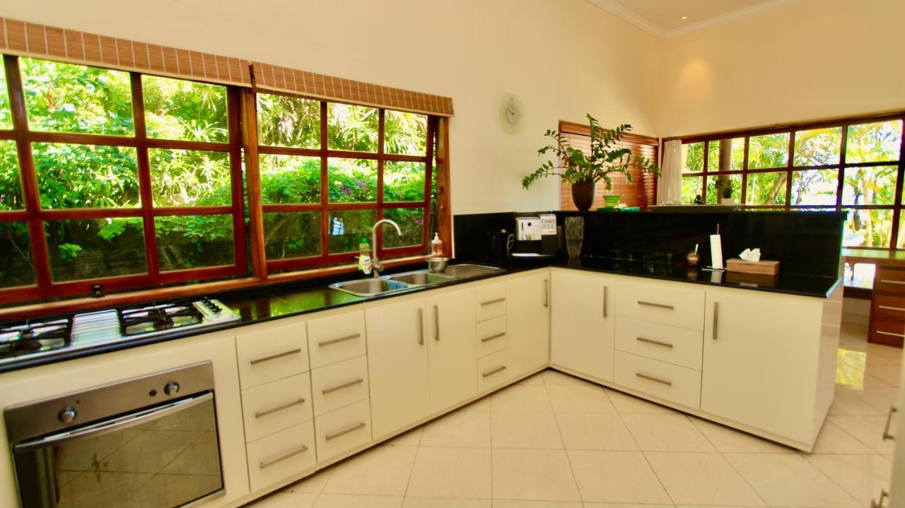 Villa Surgawi Lovina  Exterior photo