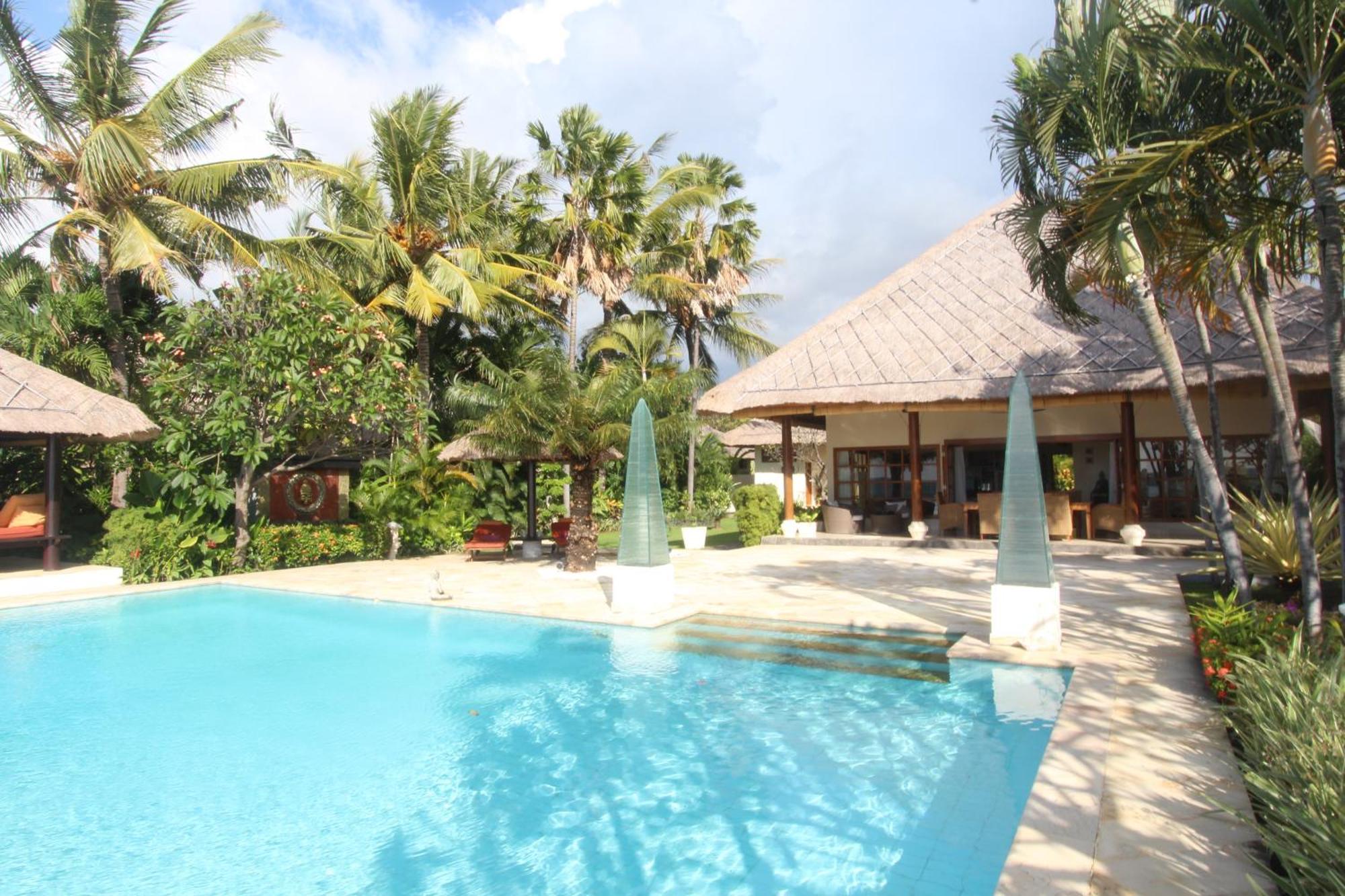 Villa Surgawi Lovina  Exterior photo